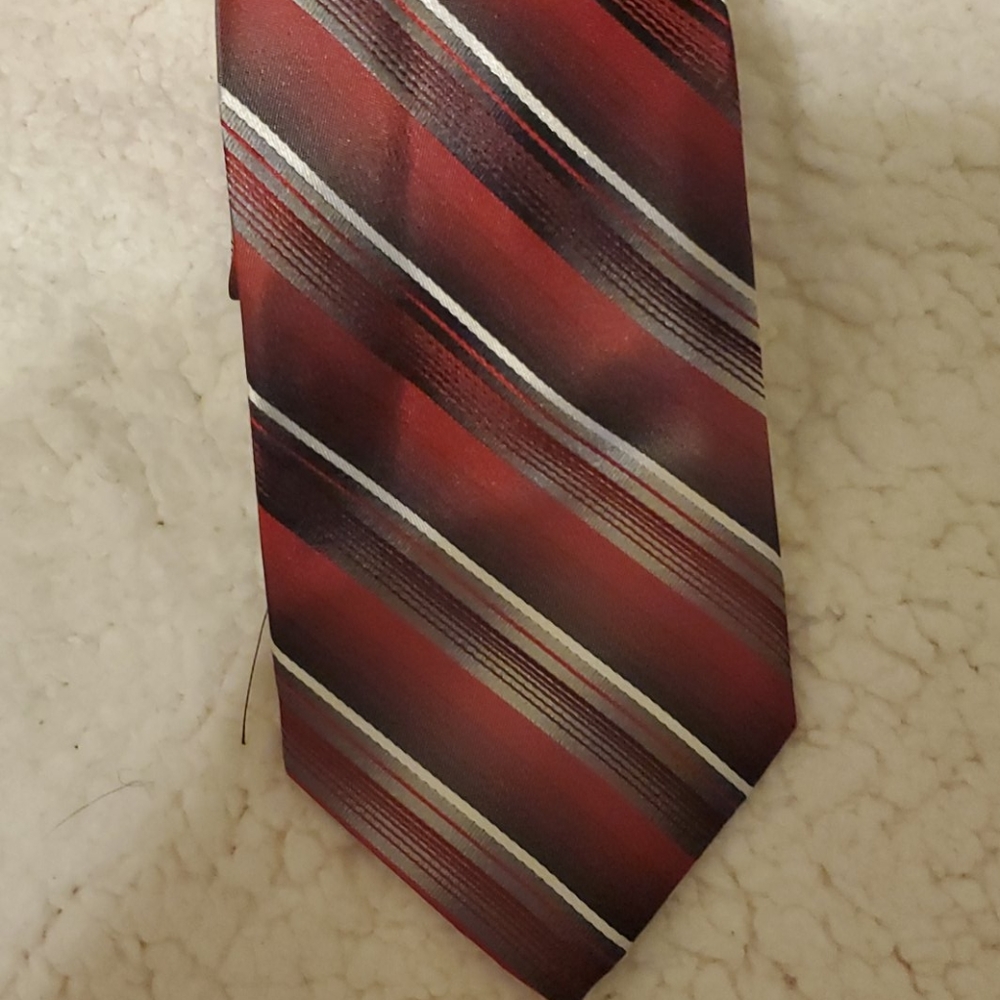 Red, gray and white tie